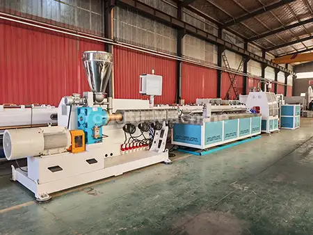 উচ্চ-মানের প্লাস্টিক এক্সট্রুশনের জন্য কীভাবে সঠিক পিপি প্রোফাইল মেকিং মেশিন চয়ন করবেন