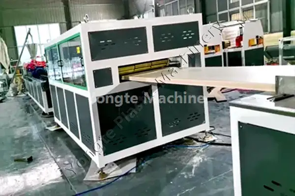 রাশিয়ান WPC ডোর প্যানেল মেশিন